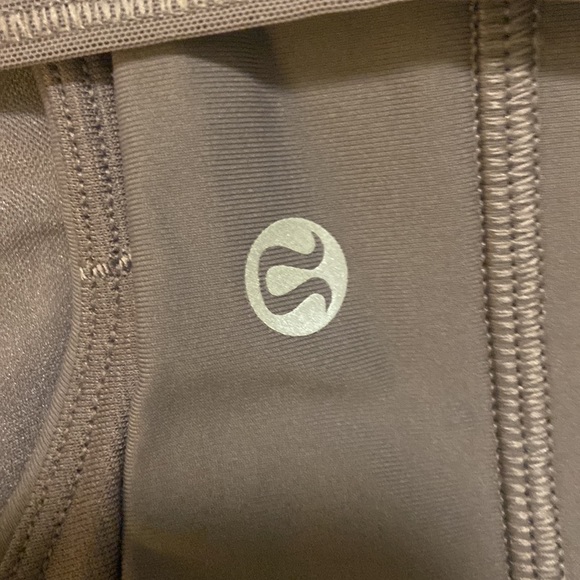 Lululemon - Picture 6 of 8